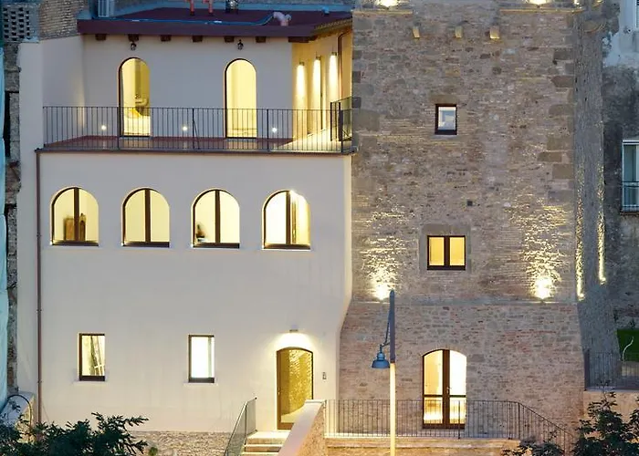 Torre Della Loggia - Dimora StoricaAlbergo